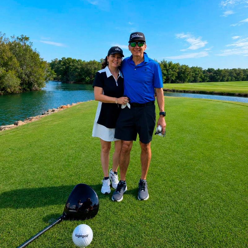 Álvaro y Mayte, pareja LugoGolf de México